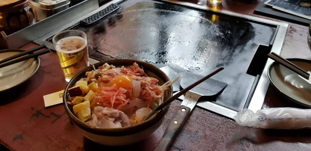 So macht man die Okonomiyaki.