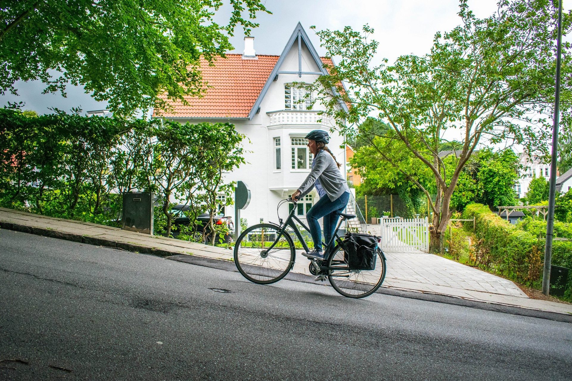 Radfahren auf einem steilen Hügel in Vejle, Hærvejen, Dänemark