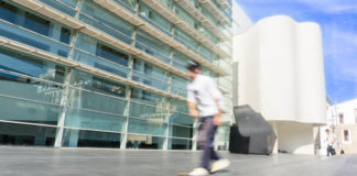 Was kann man in Barcelona unternehmen? Unser Erlebnisführer für Barcelona Skaterboarder in Barcelona, Spain