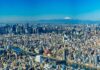 Tokio: Eine Stadt auf der Überholspur der Entwicklung Panorama über Tokio, Japan.