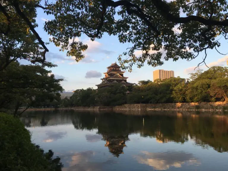 Hiroshima und Miyajima und kulinarische Entdeckungen