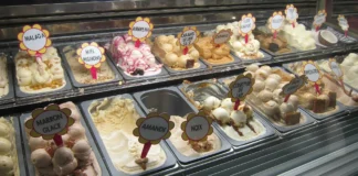 Wo es das beste Eis in Barcelona gibt Eiscreme in Barcelona, Spanien.