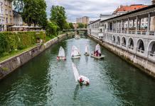 Verrückte und coole Dinge, die du nicht über Ljubljana, Slowenien wusstest Mini-Segelboot Training, mitten in der Stadt von Ljubljana, Slowenien.