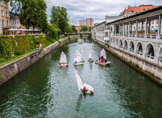 Verrückte und coole Dinge, die du nicht über Ljubljana, Slowenien wusstest Mini-Segelboot Training, mitten in der Stadt von Ljubljana, Slowenien.