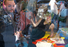 Off The Beaten Track Tipp: Belgisches Viertel Köln Schaufenster im Belgischen Viertel in Köln, Deutschland