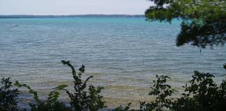 Torch Lake, Michigan: Tipps für den Besuch Der Torch Lake (Fackelsee) in Michigan, USA.