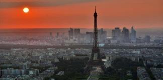 Die schillernde Geschichte des Eiffelturms Story behind the Eiffel Tower, Paris, France