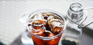 Typische Getränke in Kambodscha Eistee in Kambodscha