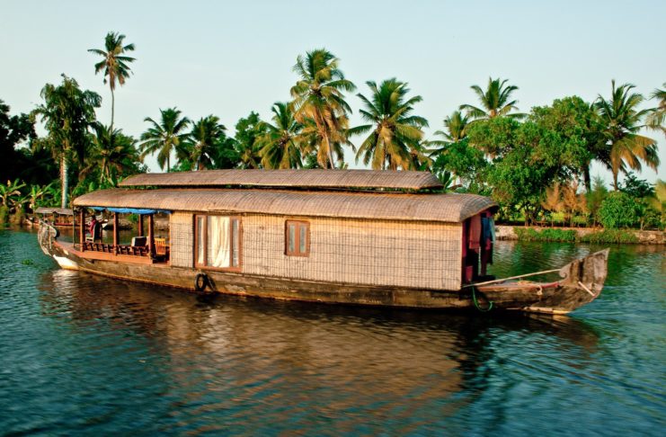 Die wunderschönen Backwaters von Kerala Backwaters in Kerala, Indien