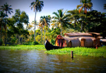 Hausboot in Alleppey, Kerala, Indien.