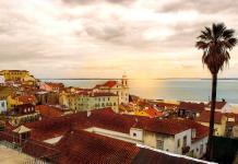 Reisetipps für Lissabons Stadtviertel Sonnenuntergang in Lissabon, Portugal.