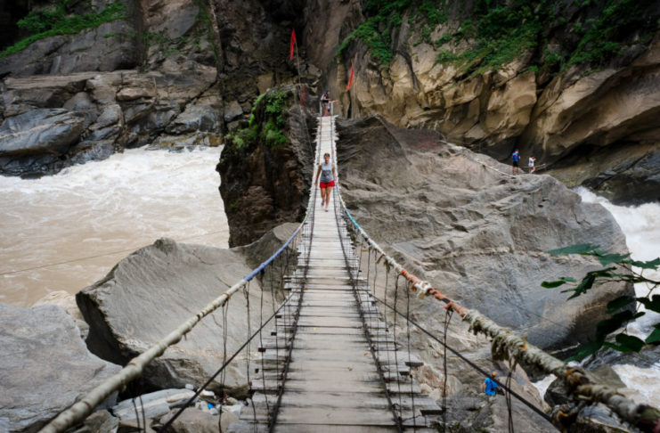 Wanderung in der Tigersprung-Schlucht, China Wandern in der Tiger Leaping Gorge, China