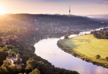 Dresden Elbland: Wo Barock auf Urbanität trifft und Natur im Überfluss vorhanden ist Dresden mit Blick auf die Sächsische Schweiz.