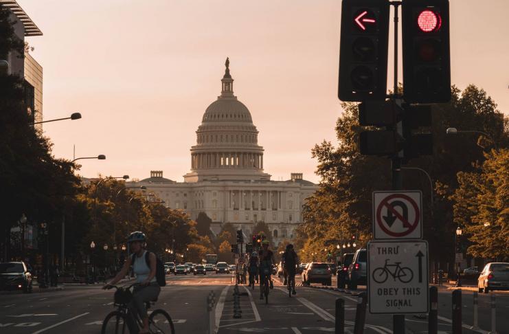 Gute Gründe, eine Reise nach Washington DC zu planen Washington DC mit dem Capitol bei Sonnenuntergang.