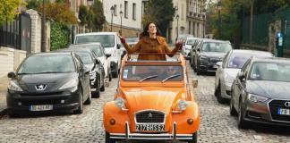 Paris im Winter: Dein Guide zur Erkundung der Stadt der Lichter Citroën 2CV tour through Montmartre in Paris, France