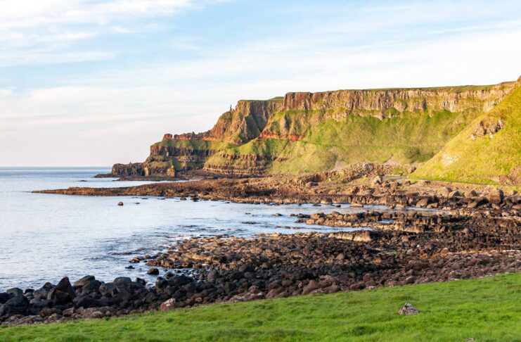 Belfast und die Küste Nordirlands erkunden Giants Causeway in Irland.