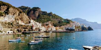 Die besten Orte an der Amalfi Küste in Italien Die wunderschöne Amalfi Küste in Italien.