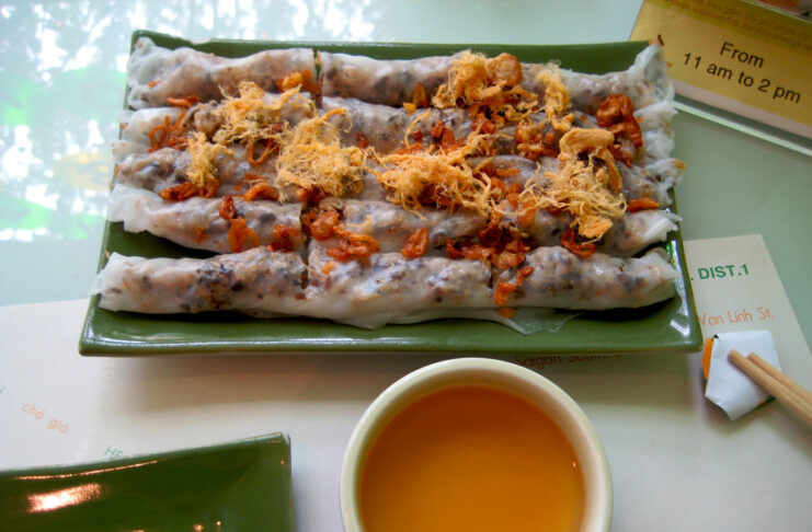 Frühstück in Vietnam: Beliebte Frühstücksgerichte zum Probieren Banh Cuon in Vietnam.