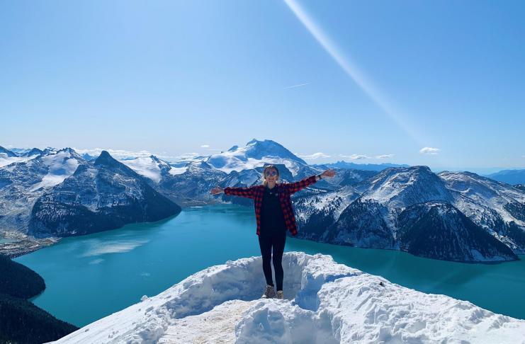 Kanada Working Holiday: Wie man es macht und was man erwarten kann Helena Peters während ihres Arbeitsurlaubs in Kanada
