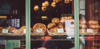 Die ultimative Bucket Reiseliste für Foodies (Feinschmecker) Croissants in Paris für Foodie-Reisende