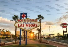 Die ikonischsten Orte in Las Vegas Der Las Vegas Strip in Nevada, USA.