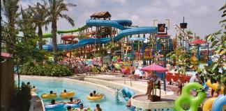 Kühle Orte für heiße Sommertage in Barcelona PortAventura Caribe Aquatic Park in Salou, Spain.