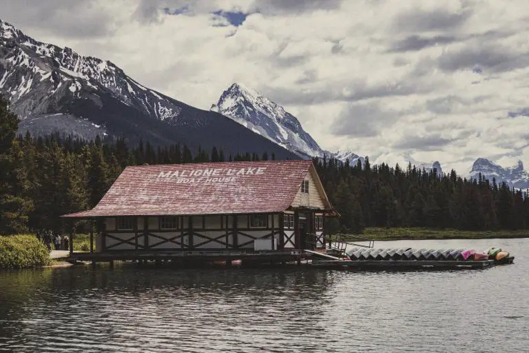 10 gemütliche Hütten zum Mieten in Alberta, Kanada