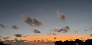 Club Med Malediven: Eintauchen ins Paradies Abendstimmung an den Club Med Wasservillen, Malediven