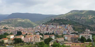 Die schönsten Städte in Sardinien, Italien Blick auf die Stadt Bosa in Sardinien, Italien.