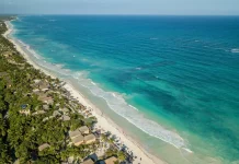 Gründe für eine Reise nach Tulum, Mexiko Küste mit Hotels am Strand von Tulum in Mexiko
