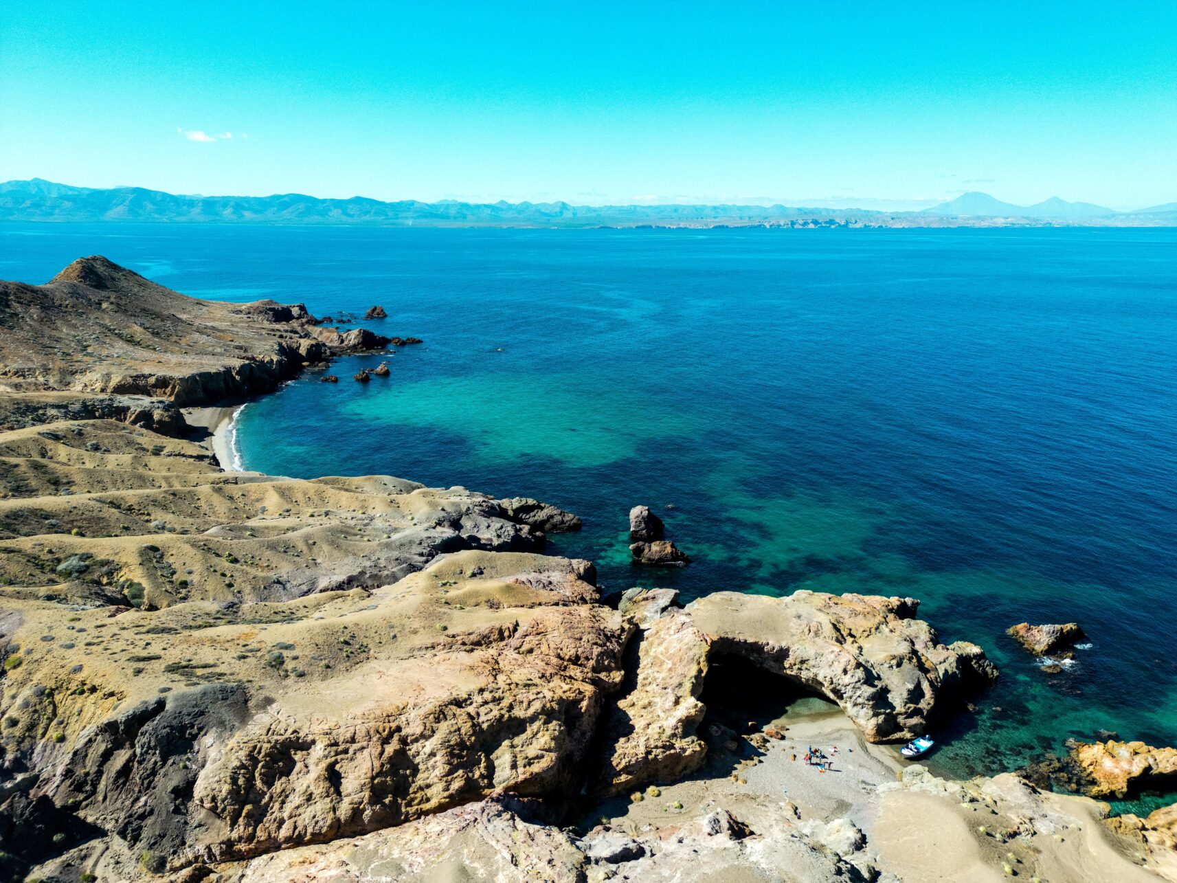 Bucht am Playa Los Arquitos auf der Insel San Marcos in Baja California Sur, Mexiko.
