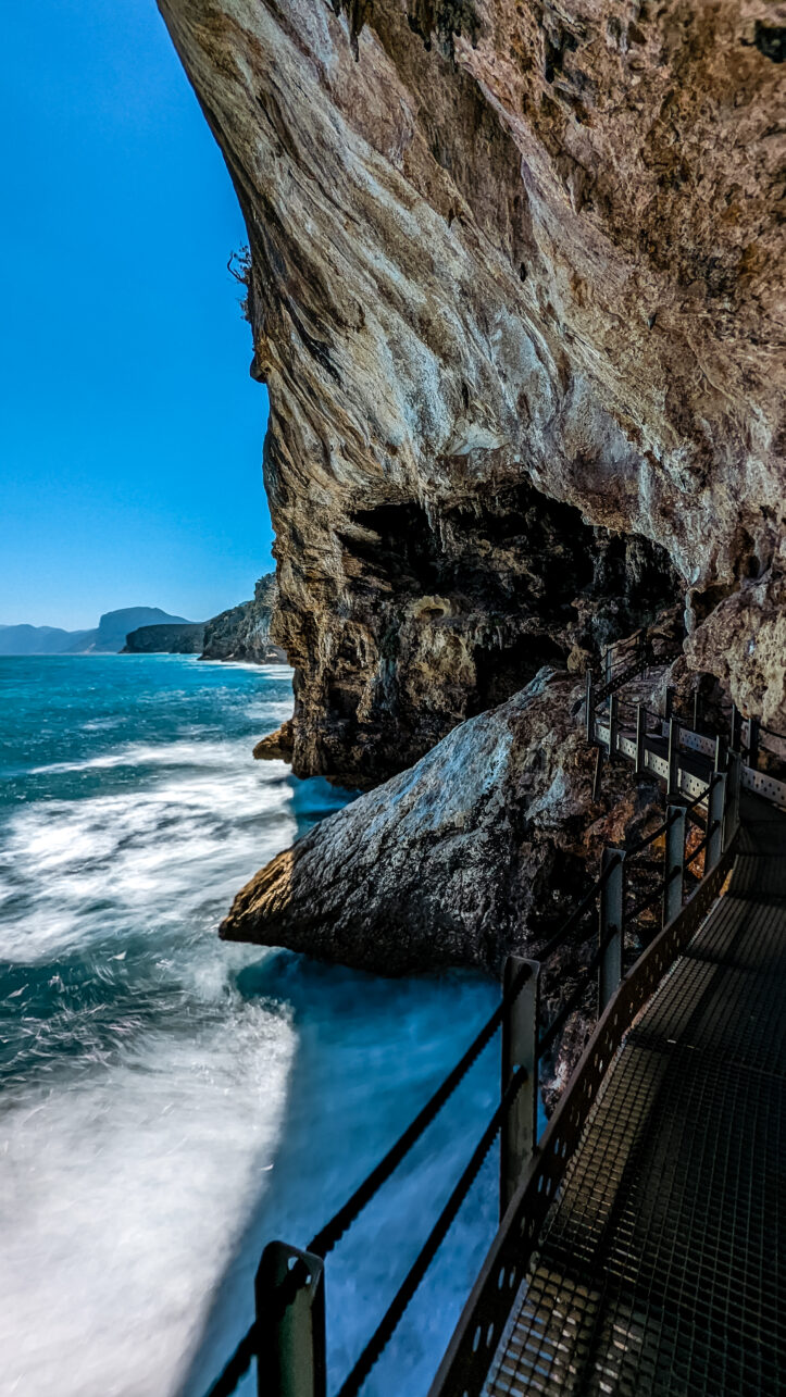 Die Meereshöhle Grotta del Bue Marino auf Sardinien, Italien.