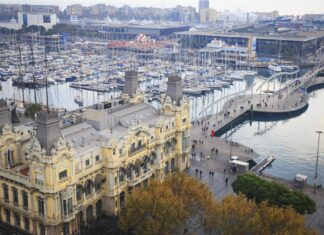 Wie man das spanische Festland und die Inseln in einer Winterreise kombiniert: 10-tägige Reiseroute Yachthafen von Barcelona, Spanien