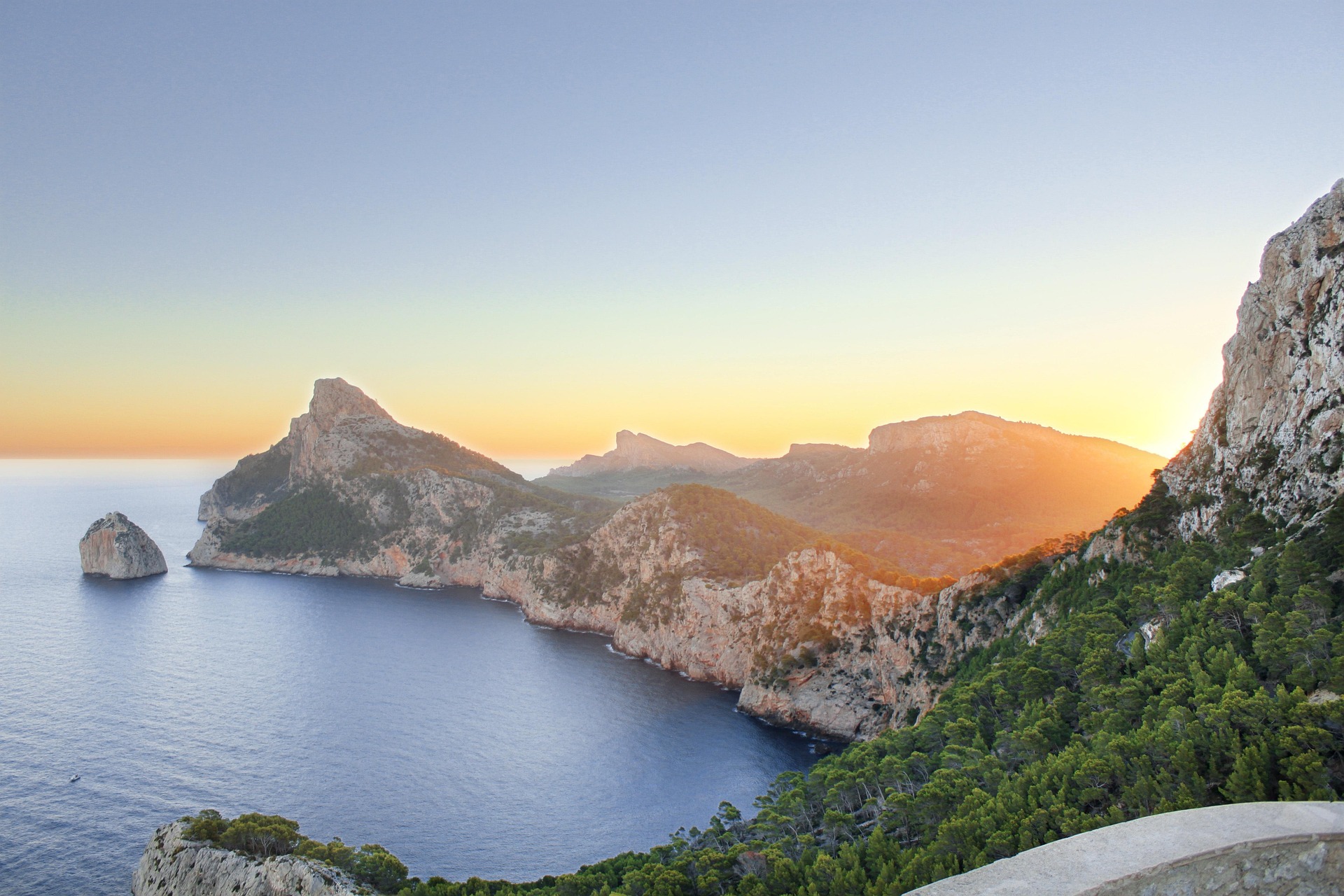 Sonnenaufgang am Cap de Formentor auf Mallorca, Spanien.