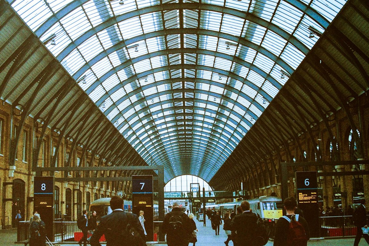 Train station King's Cross in London, UK; Pic via bds-photo -unsplash