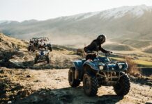 Die Cardrona Quad-Bike-Tour: Vom Farmland auf den Gipfel Gruppe auf Quad-Bikes während der Cardrona Quad-Bike-Tour in Neuseeland