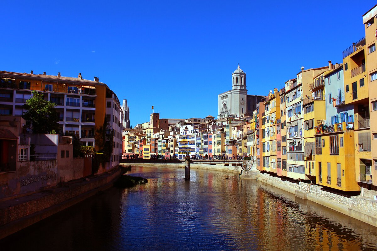 Girona, Tagesausflüge von Barcelona mit dem Zug