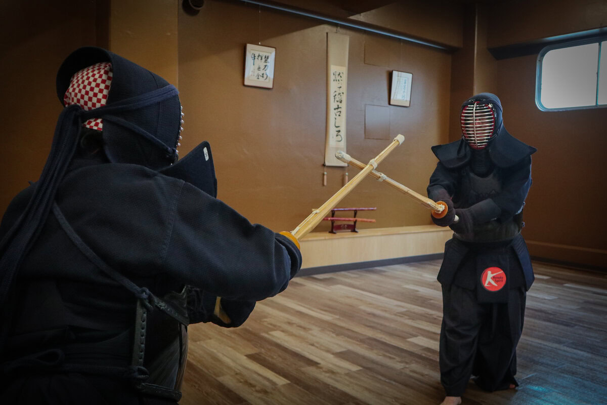 Schüler in einem Kendo-Dojo in Tokio, Japan