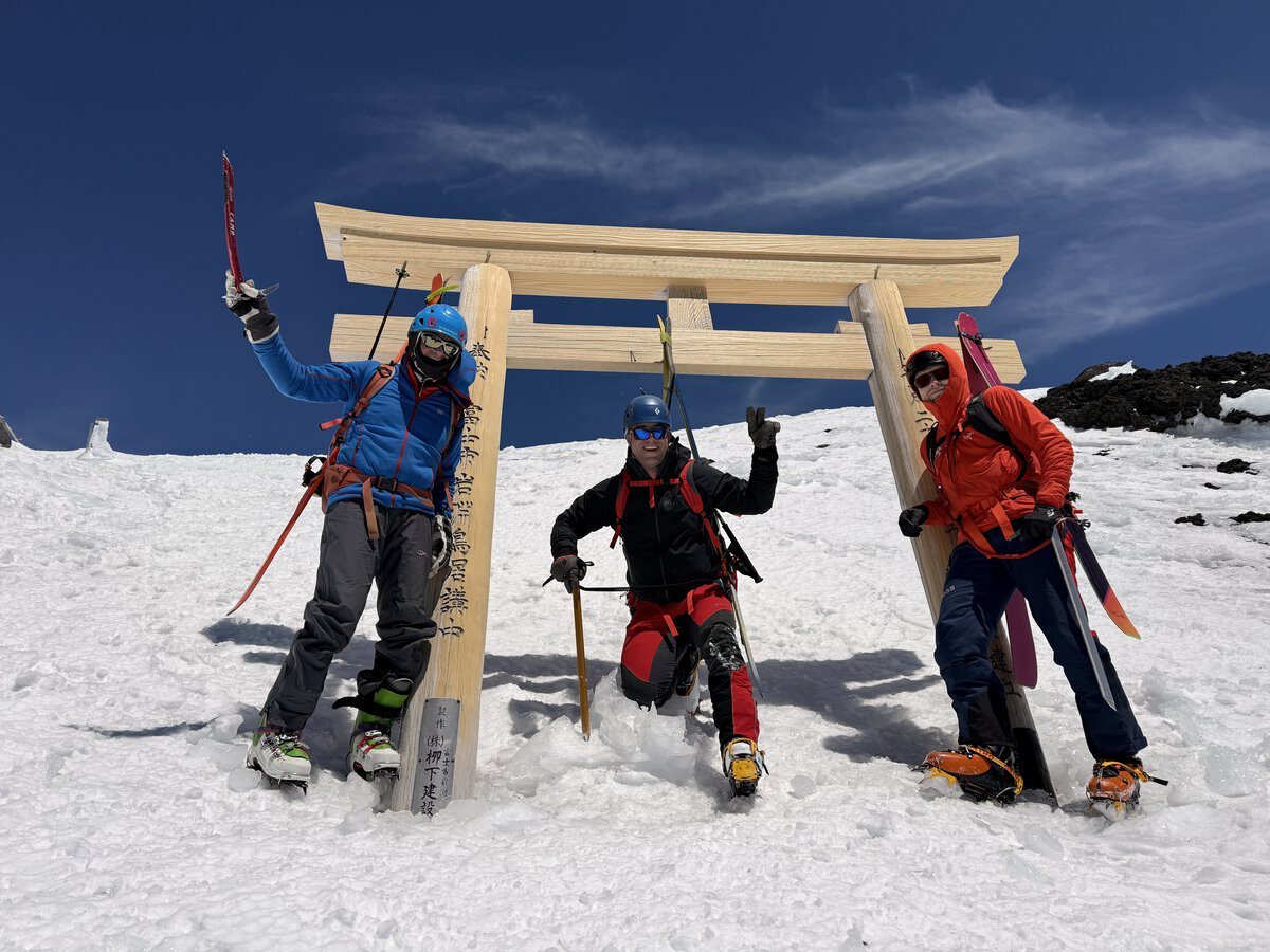 Schneeklettern am Fuji in der Nebensaison