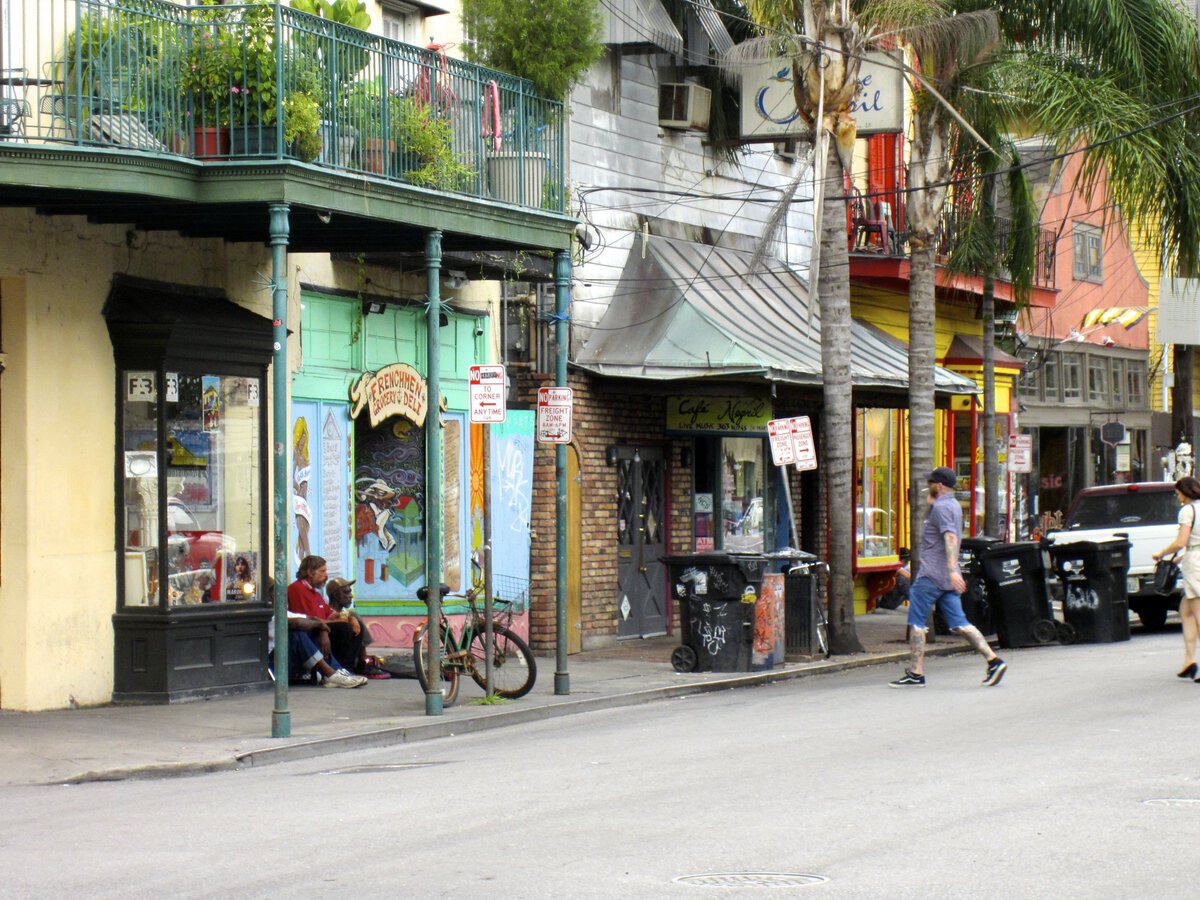Straßenszene auf der Frenchmen Street in New Orleans. Foto via My New Normals - flickr.